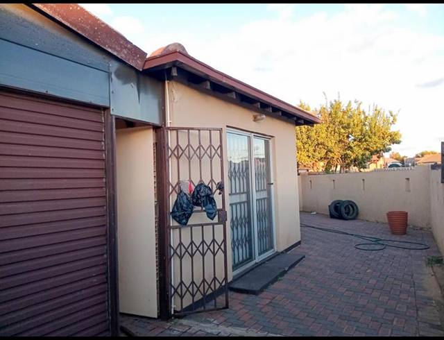3 BEDROOM HOUSE FOR SALE IN VANDERBIJLPARK CE 4
